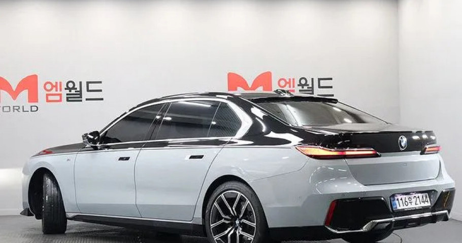 Bmw 7-Series 