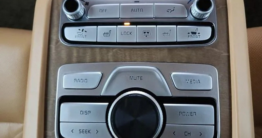 Kia K9 