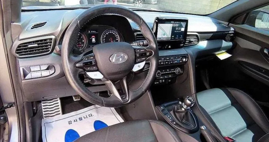 Hyundai Veloster 