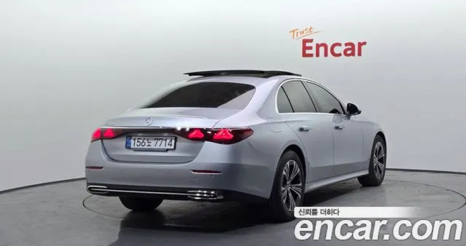 Mercedes-Benz E-Class 
