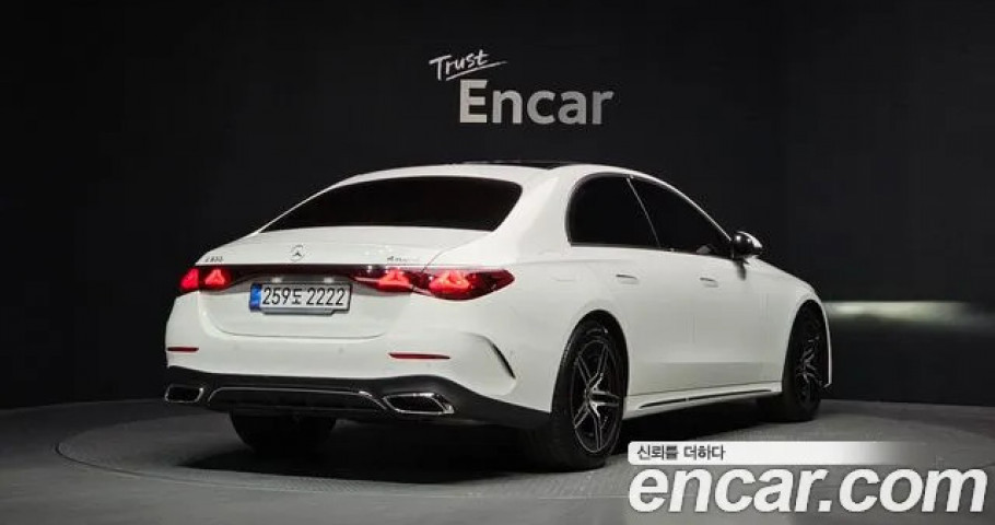 Mercedes-Benz E-Class 