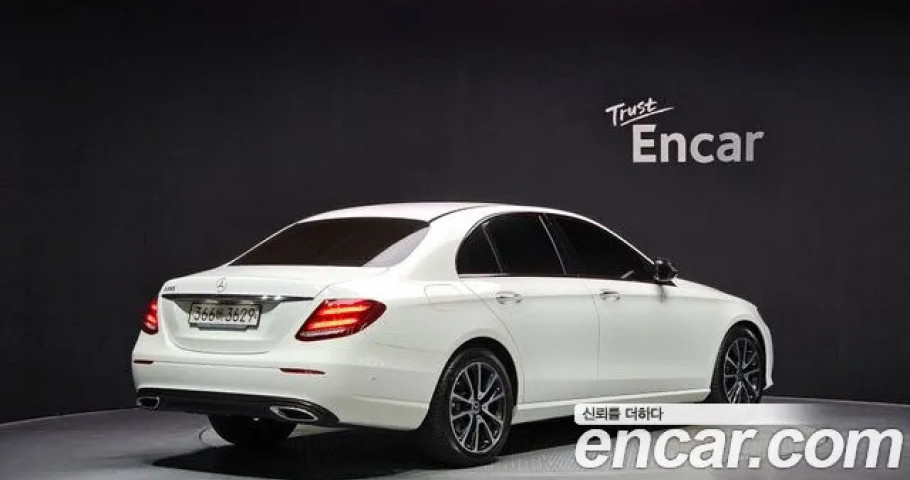 Mercedes-Benz E-Class 
