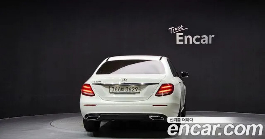 Mercedes-Benz E-Class 