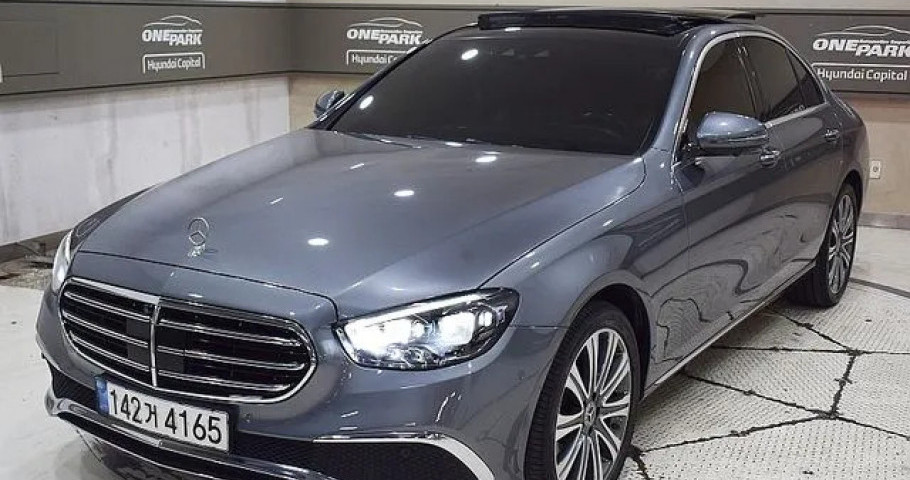 Mercedes-Benz E-Class 