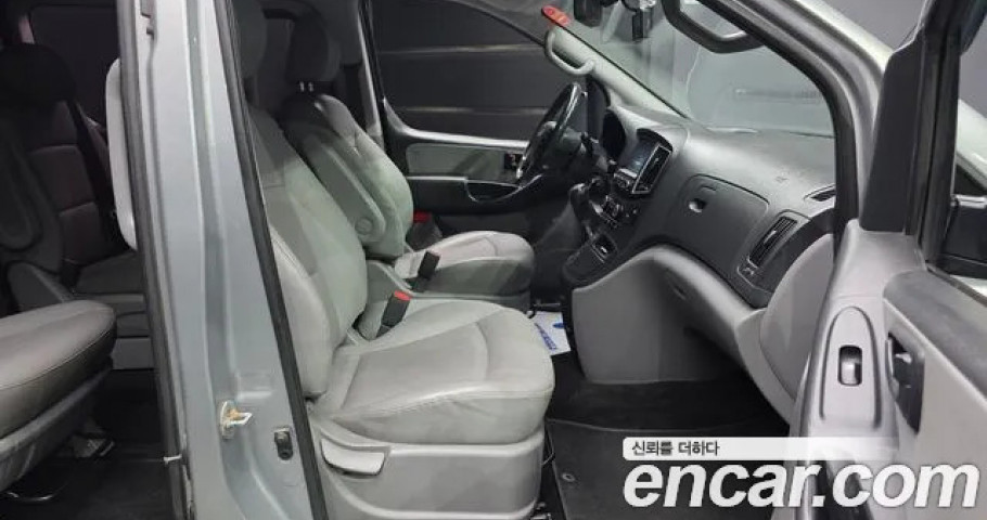Hyundai Starex 