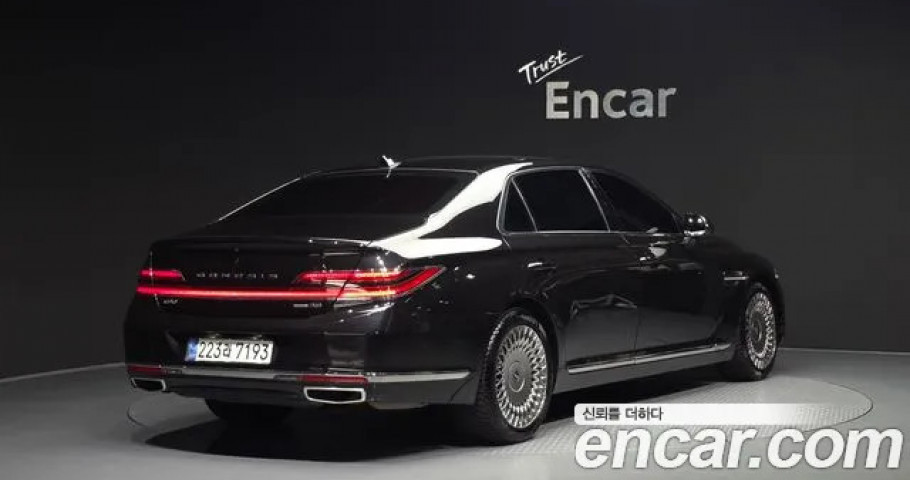 Genesis G90 