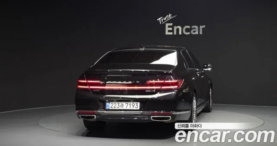 Genesis G90 