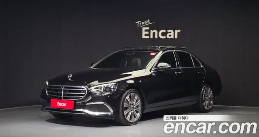 Mercedes-Benz E-Class 