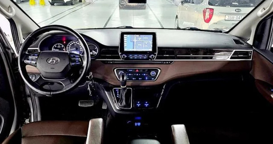 Hyundai Starex 