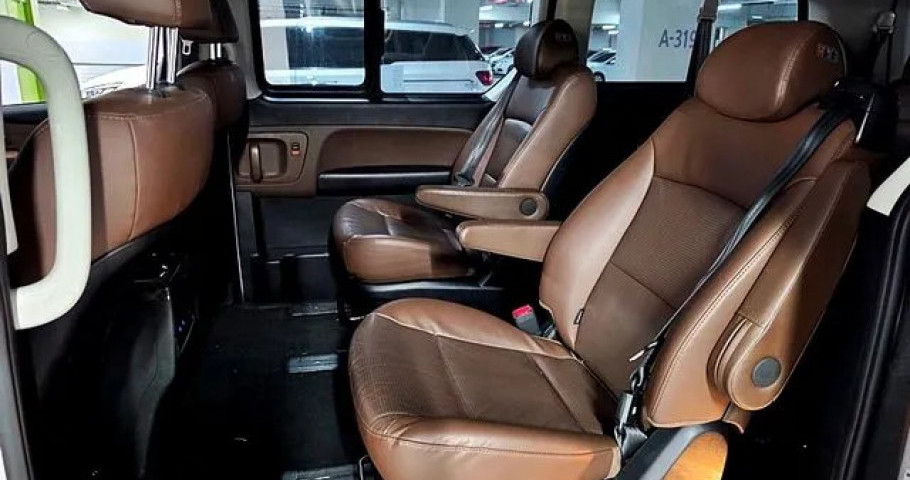 Hyundai Starex 