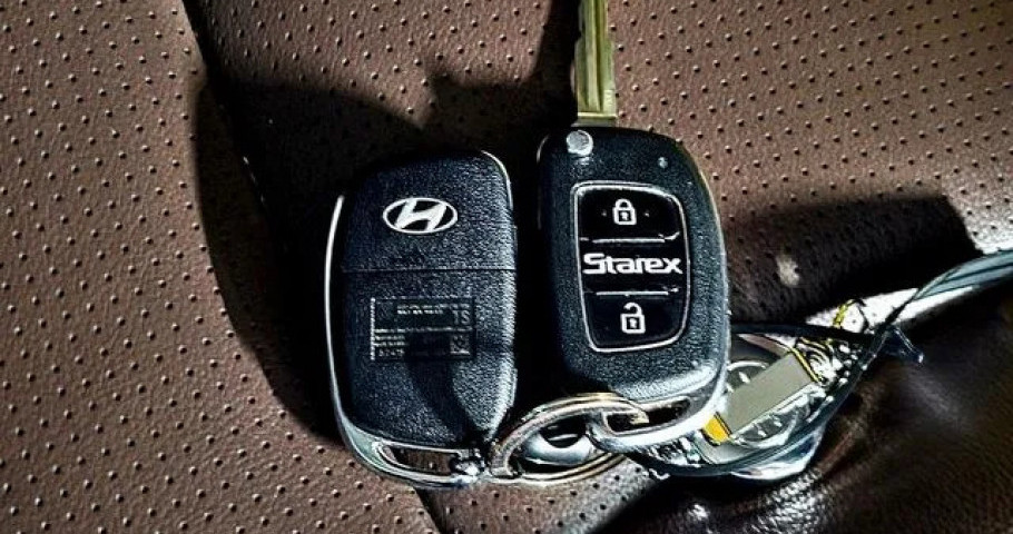 Hyundai Starex 