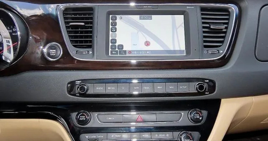 Kia Carnival 