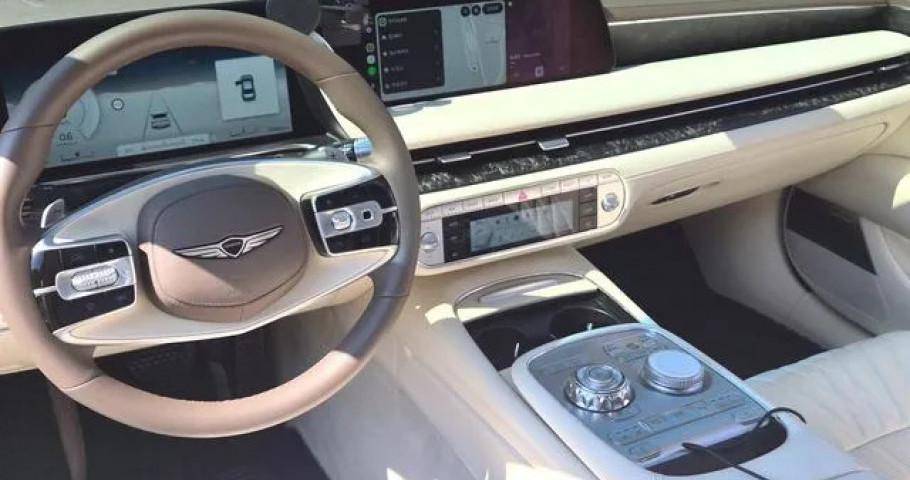 Genesis G90 