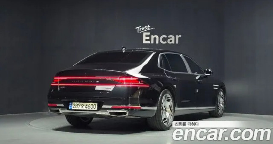 Genesis G90 