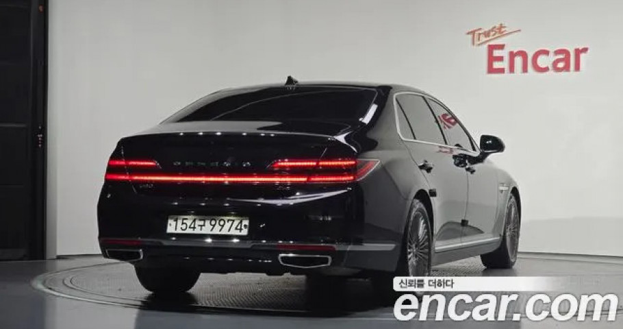 Genesis G90 