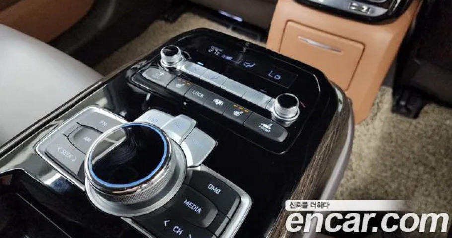Genesis G90 