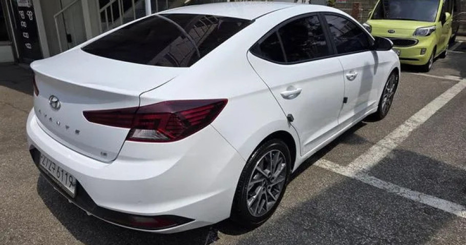 Hyundai Avante (Elantra) 