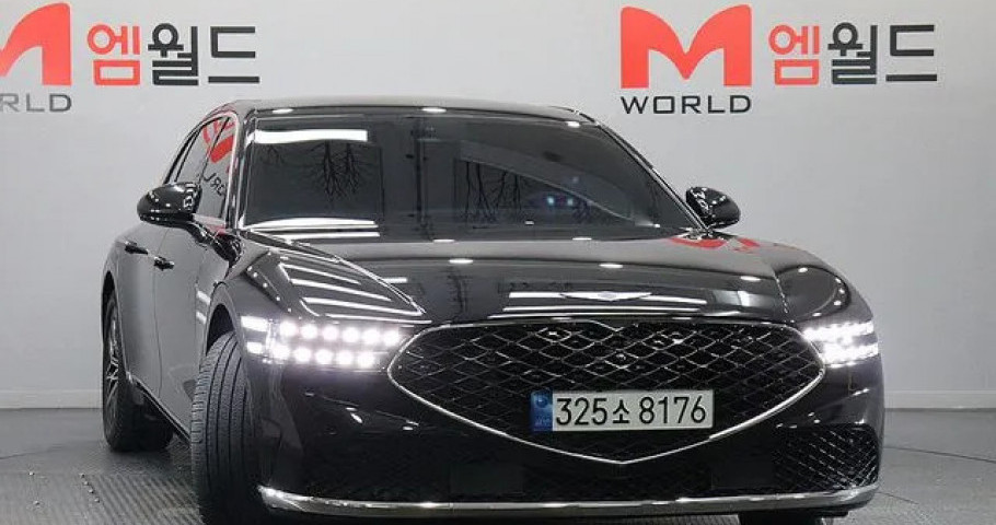 Genesis G90 