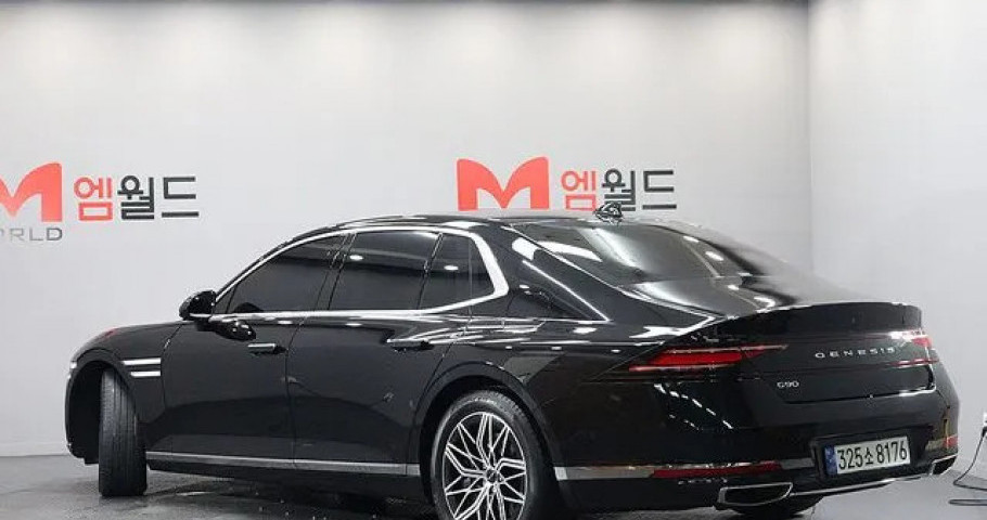 Genesis G90 