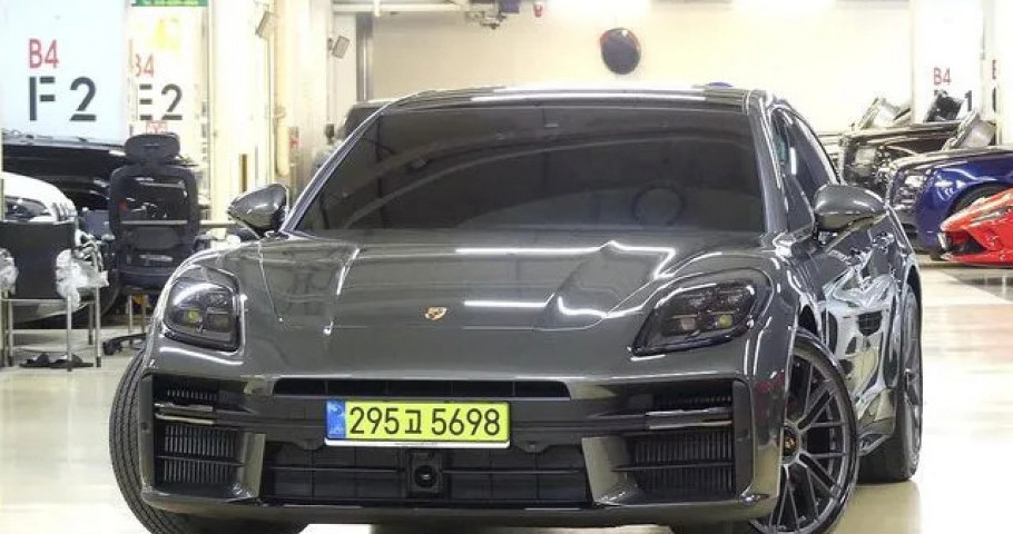 Porsche Panamera 
