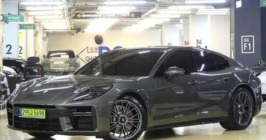 Porsche Panamera 