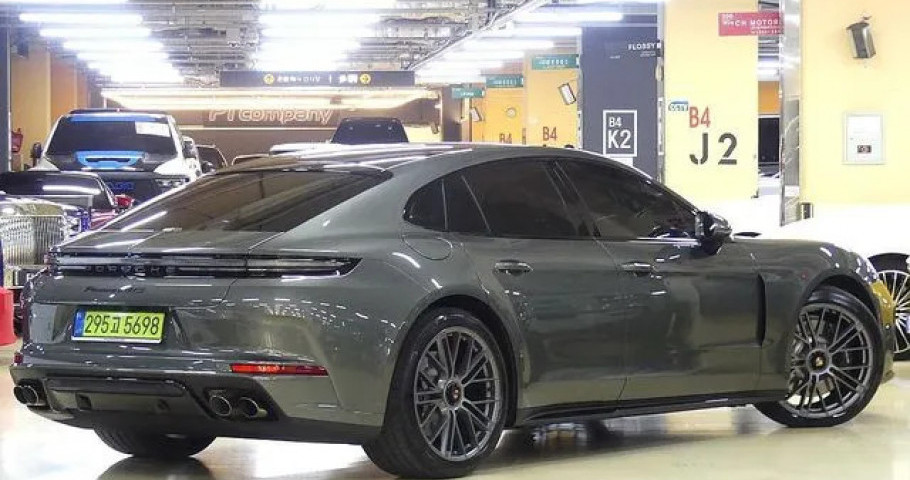 Porsche Panamera 