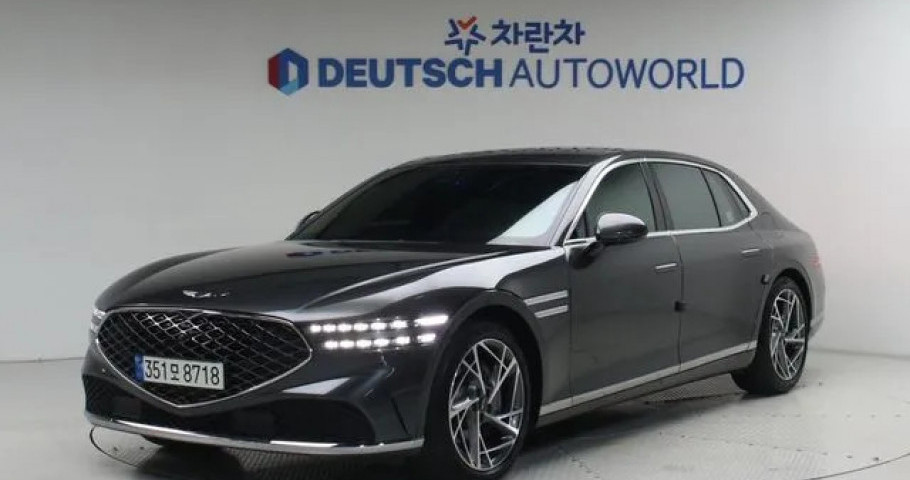 Genesis G90 
