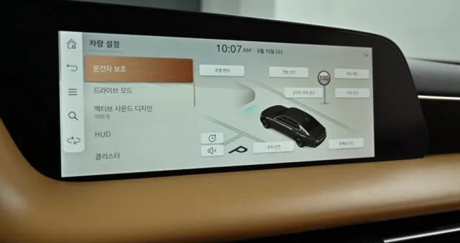 Genesis G90 