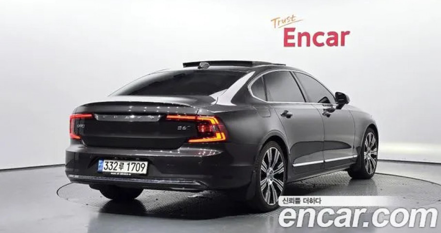 Volvo S90 