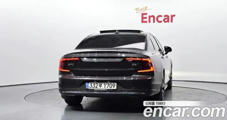Volvo S90 