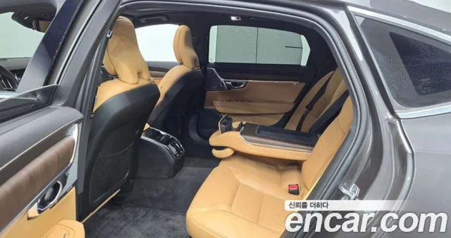 Volvo S90 