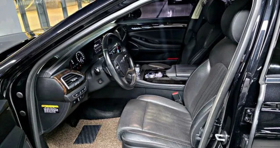 Genesis G90 