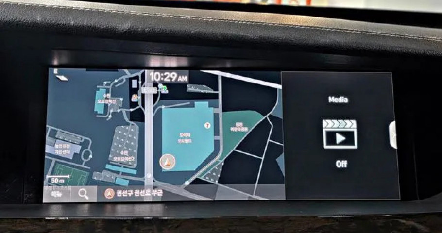 Genesis G90 