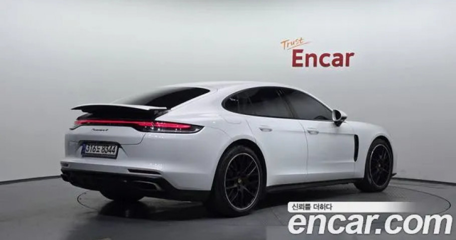 Porsche Panamera 