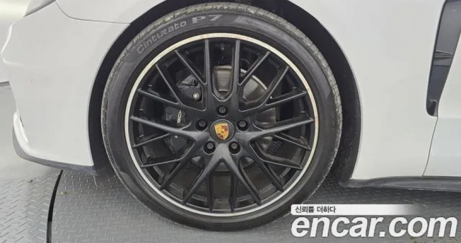 Porsche Panamera 