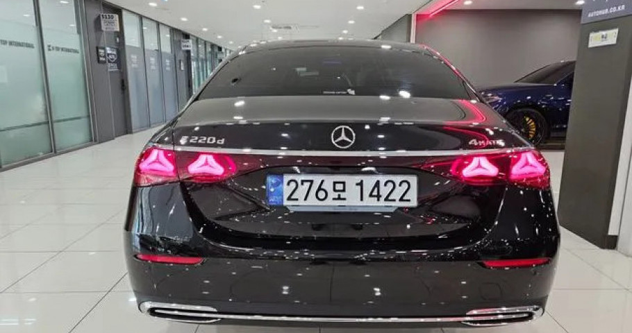 Mercedes-Benz E-Class 
