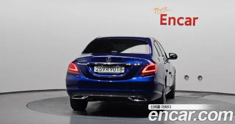Mercedes-Benz C-Class 