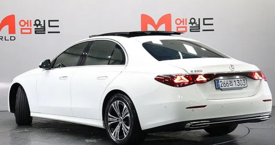 Mercedes-Benz E-Class 