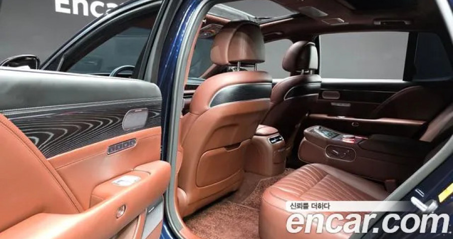Genesis G90 