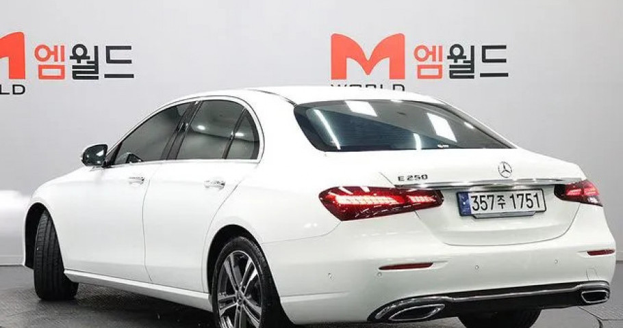 Mercedes-Benz E-Class 