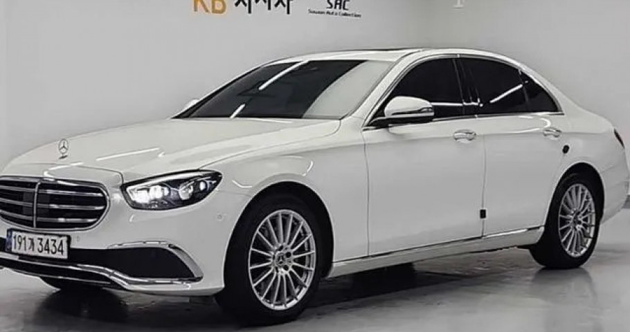 Mercedes-Benz E-Class 