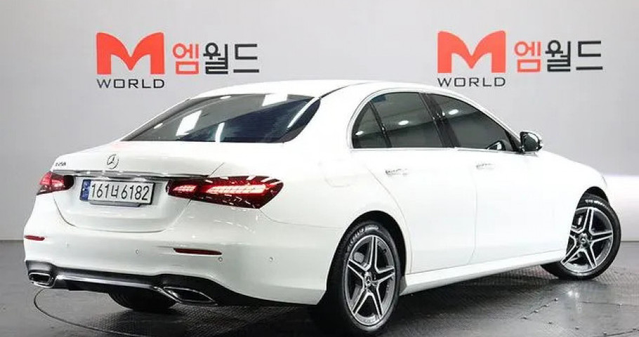 Mercedes-Benz E-Class 