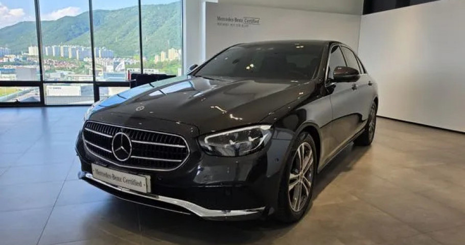 Mercedes-Benz E-Class 