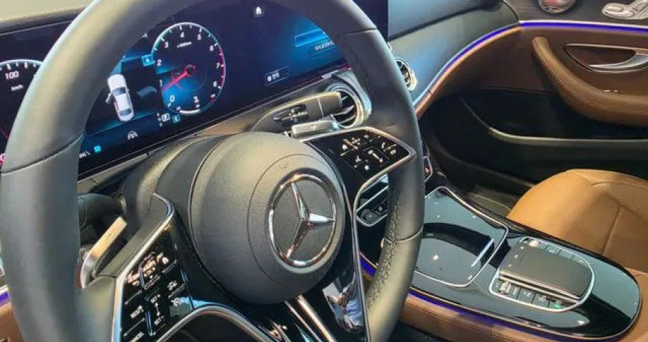 Mercedes-Benz E-Class 