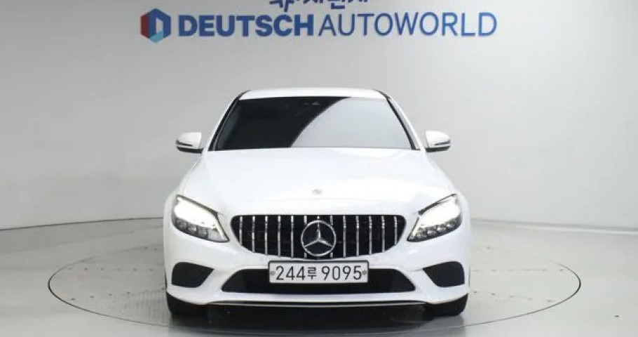Mercedes-Benz C-Class 