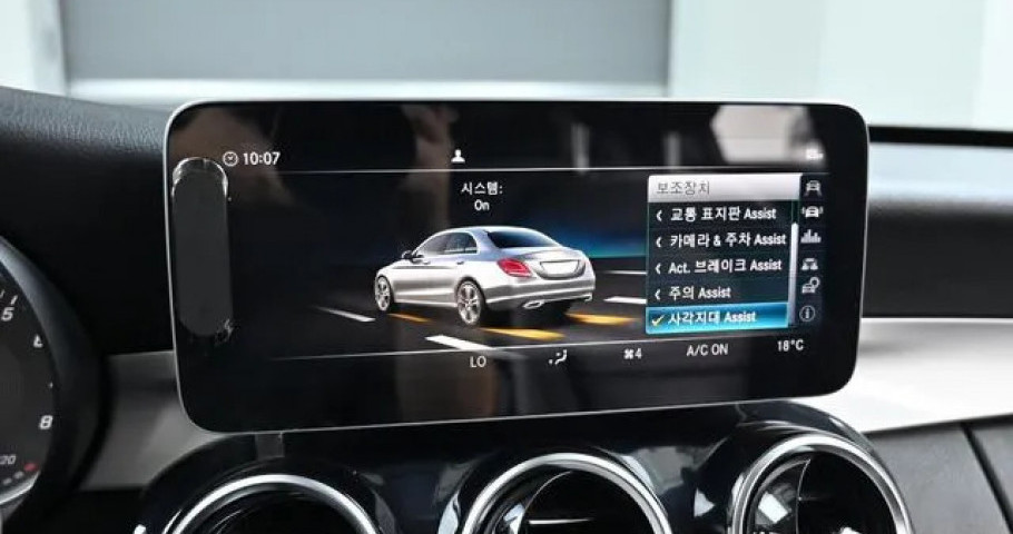 Mercedes-Benz C-Class 