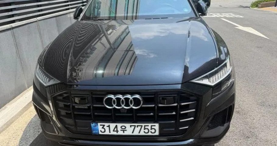 Audi Q8 