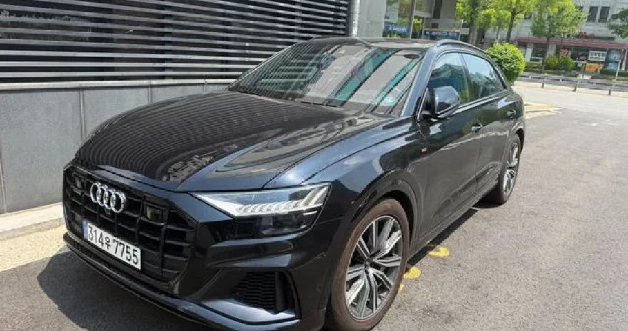 Audi Q8 