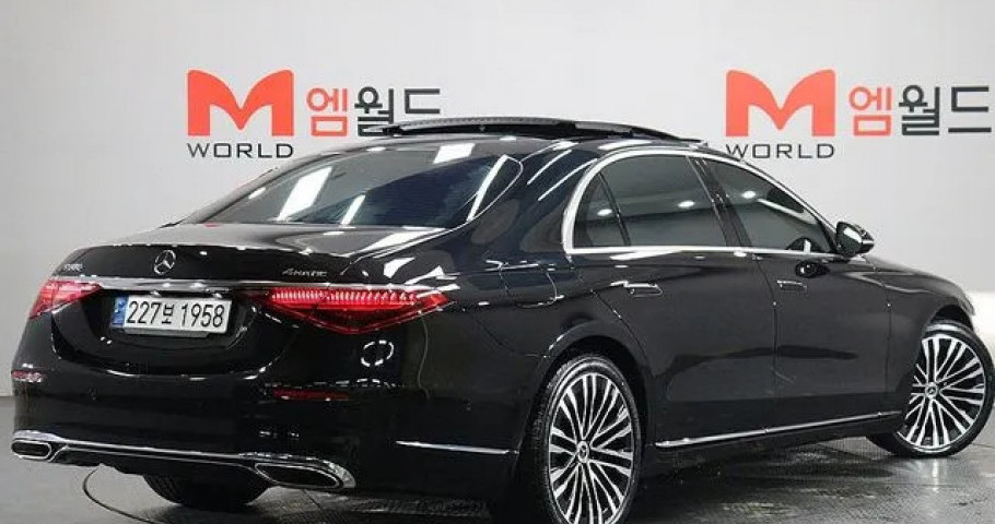 Mercedes-Benz S-Class 