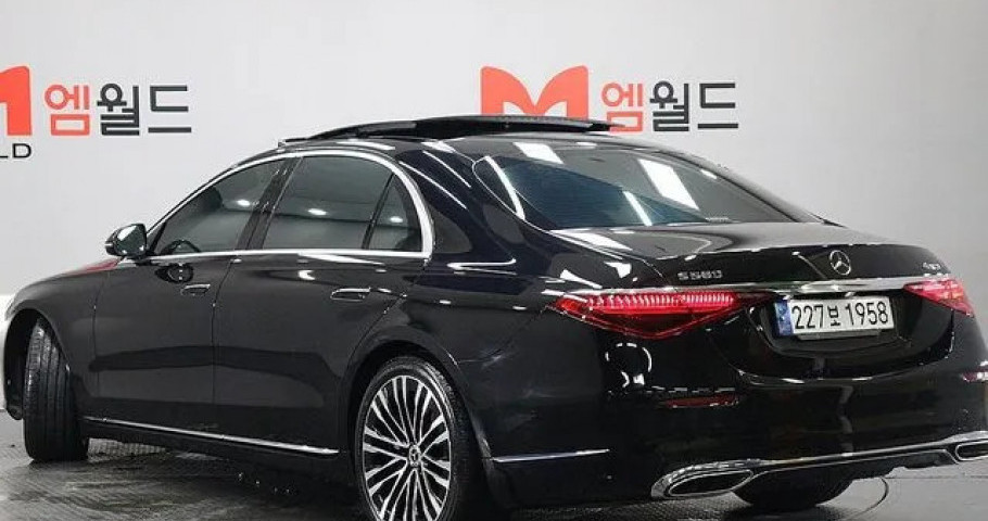 Mercedes-Benz S-Class 